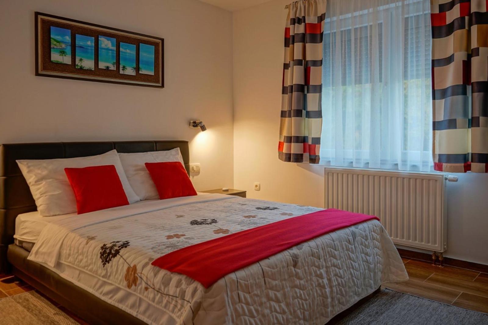 Apartments Paradise Licko Petrovo Selo المظهر الخارجي الصورة